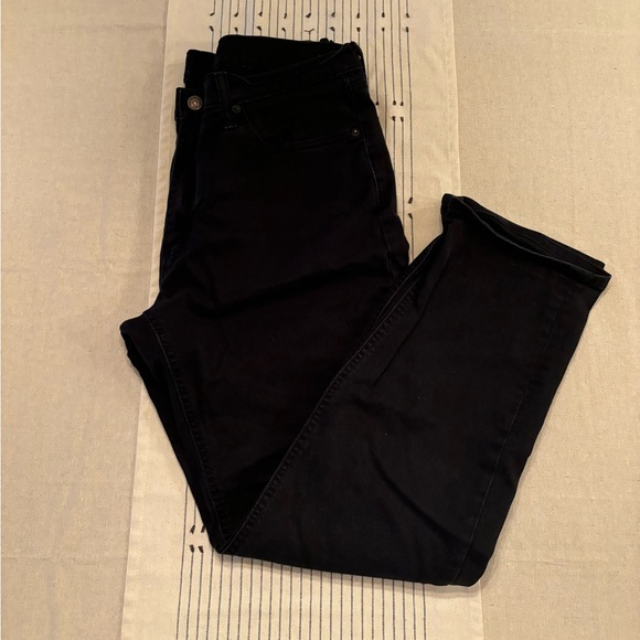 Men’s Levi Jeans - Picture 2 of 3